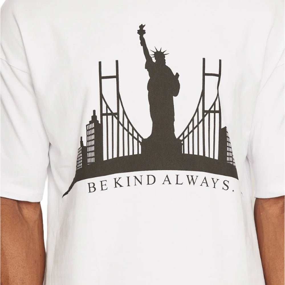 
                      
                        statue of freedom, New York T-Shirt White
                      
                    